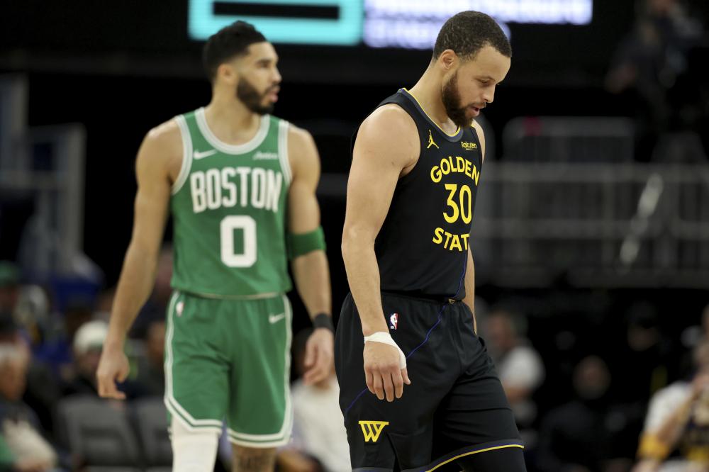 后的比赛奠 后的比赛奠